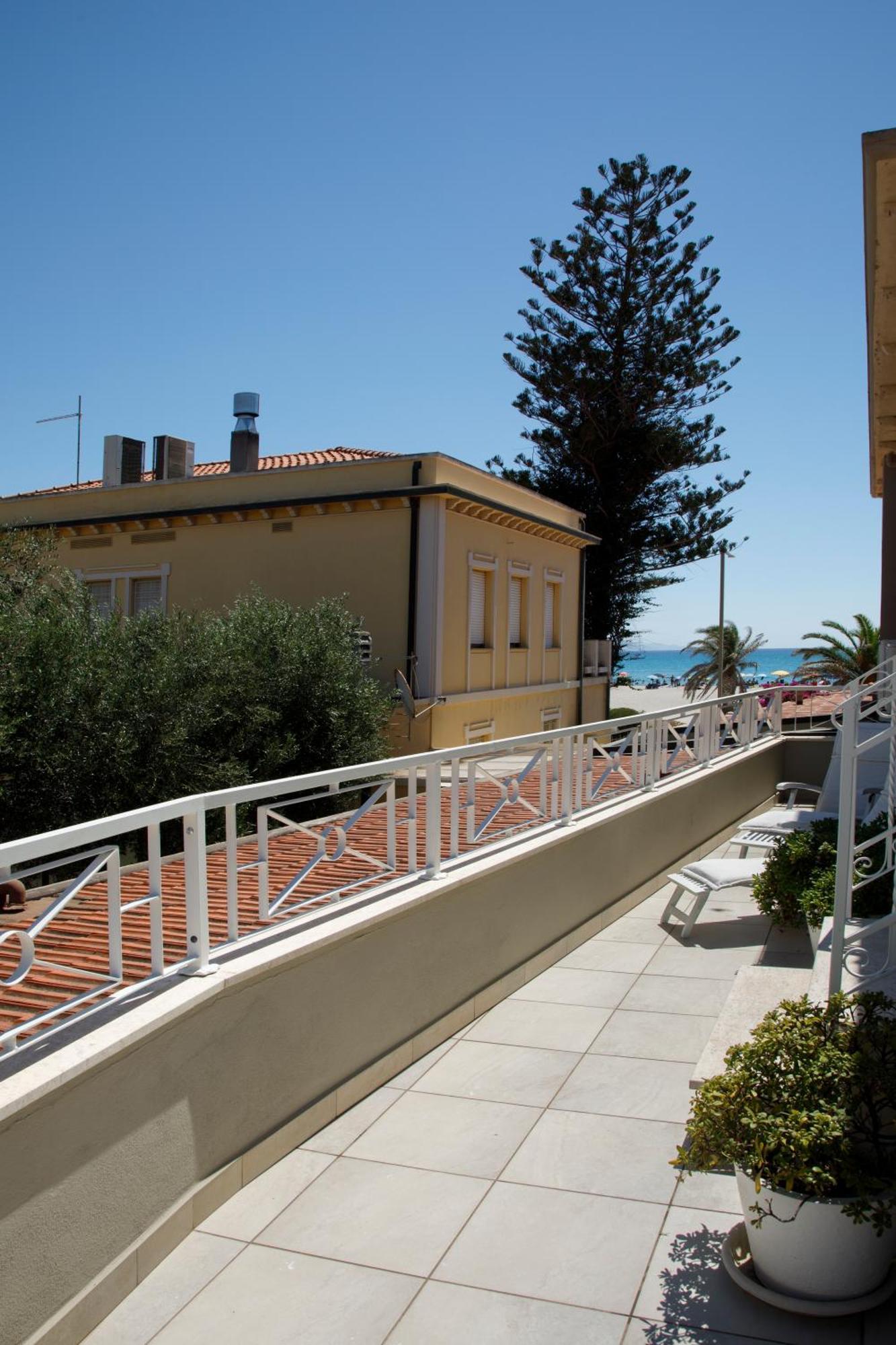 Hotel La Villa Del Mare Cagliari Buitenkant foto
